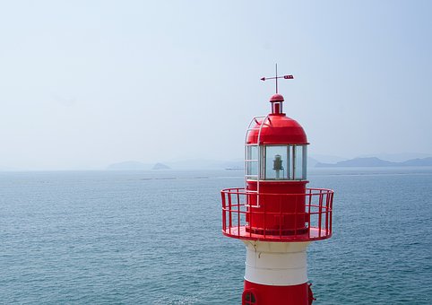 lighthouse-7486290__340