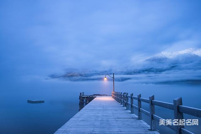 偏旁取名：三点水旁最吉利的字男宝宝取名