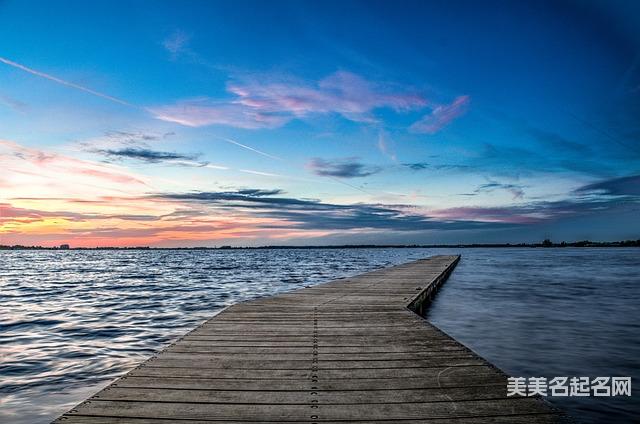 取名字在线大师取名 蒋姓有内涵过目不忘的名字100分