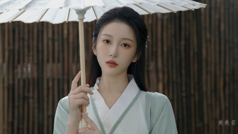 霄字结尾的女孩名字大全